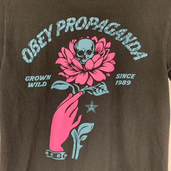 OBEY PROPAGANDA Black Tee "Grown Wild" Skull Flower Graphics Small - Picture 7 of 9